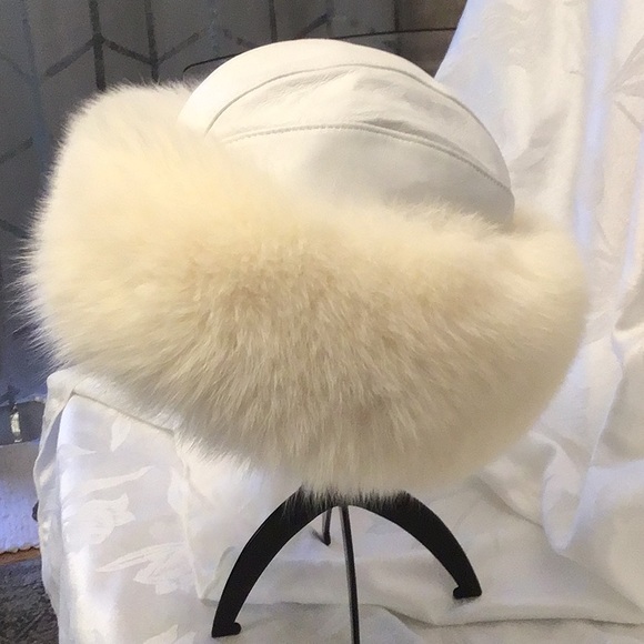 Genuine ABC FUR Polar Fox Leather Hat. OS White leather.  Quilted inside liner. - Picture 2 of 6